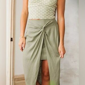 NWT Women’s WILLOW & ROOT twisted tulip midi skirt- Size XS